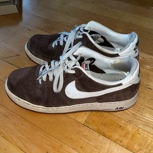 Men’s Nike Air Force 1 - brown suede